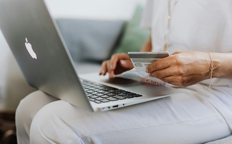  Justiça condena empresas de e-commerce a indenizar consumidora por compras não autorizadas