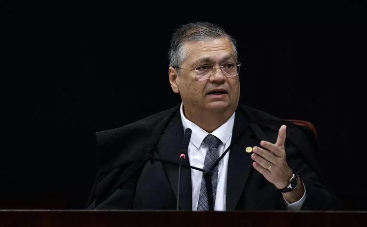  Dino notifica TSE sobre mudanças de 7 deputados após STF alterar regras das sobras eleitorais