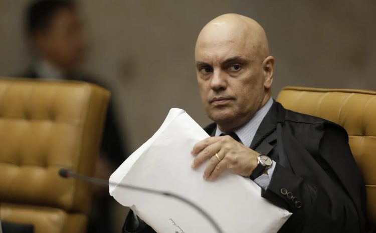  Alexandre de Moraes solicita que PF envie à defesa de réus as provas da investigação de tentativa de golpe