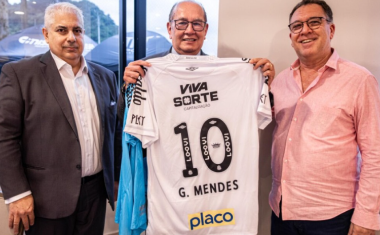 Paixão pelo ‘Peixe’: Torcedor do Santos, Gilmar Mendes visita Centro de Treinamento do clubee recebe a camisa 10