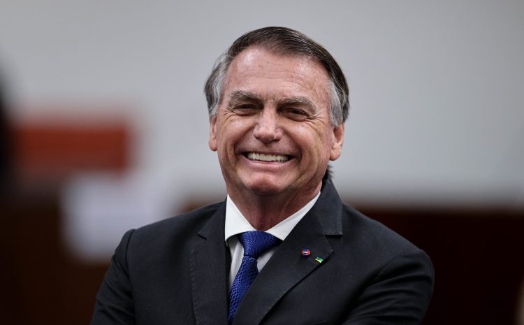  Defesa de Bolsonaro alega que Mauro Cid mente e tem “uma memória absolutamente seletiva”