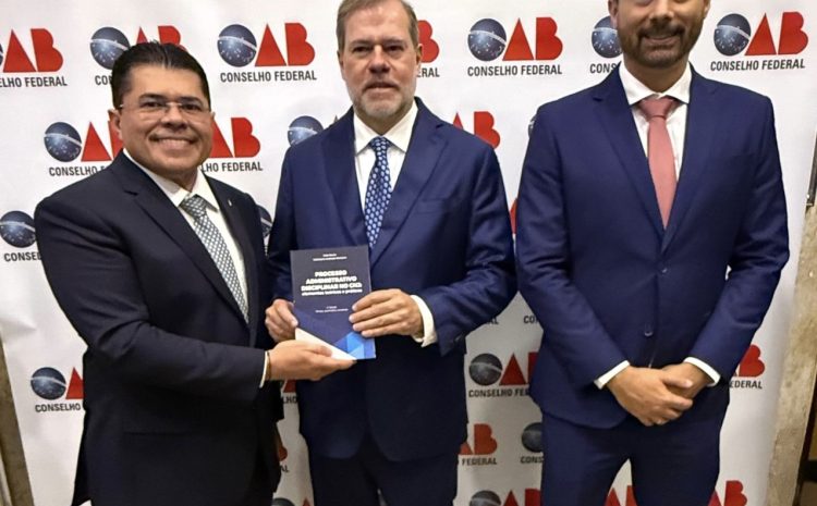  ‘Processo Administrativo Disciplinar no CNJ’ é lançado em nova edição; Dias Toffoli destaca importância da obra 