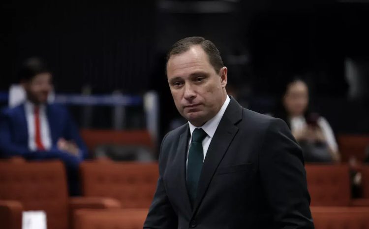  STF revoga prisão de Mauro Cid; novo depoimento na sede da PF deve ser marcado