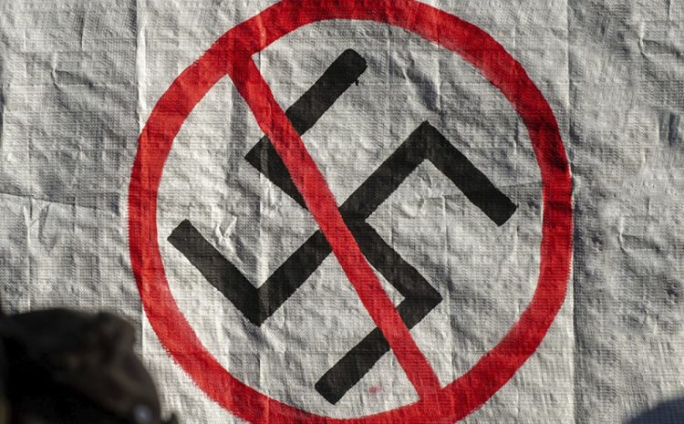  Juiz mantém exclusão de perfil em rede social por vídeos de teor nazista