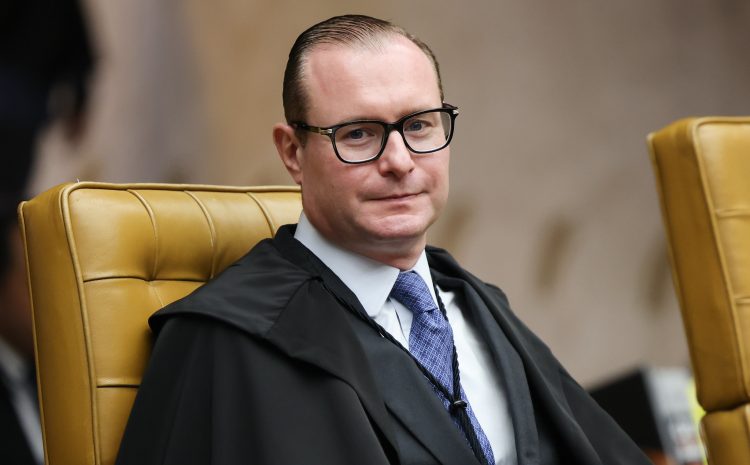 Zanin suspende julgamento sobre proibição de aditivos em cigarros pela Anvisa
