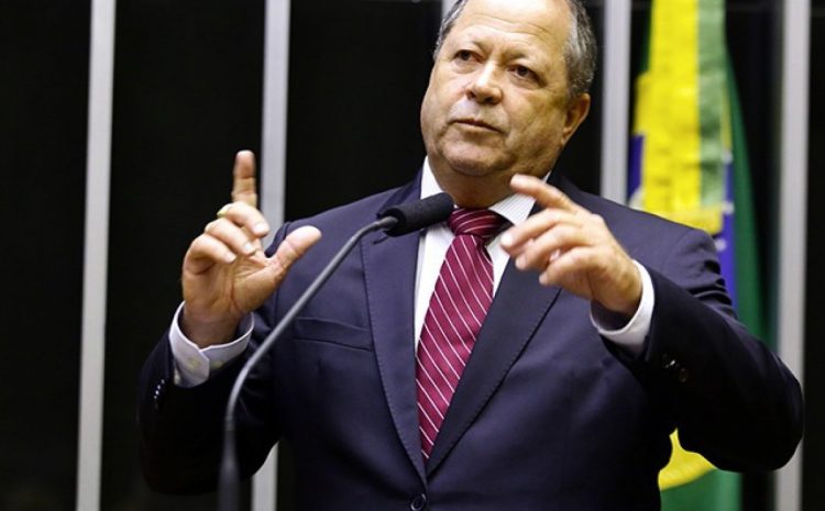  Moraes cobra explicações de Brazão por descumprimento de prisão domiciliar 