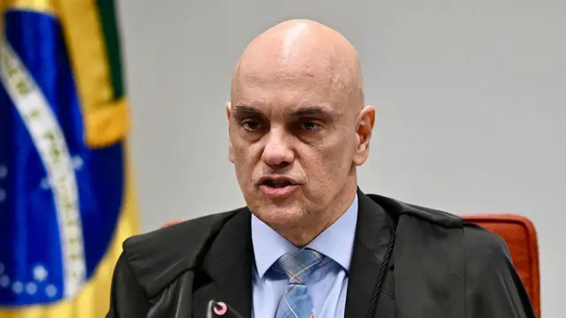  Moraes pede explicações à Justiça do Paraná após denúncia de Filipe Martins