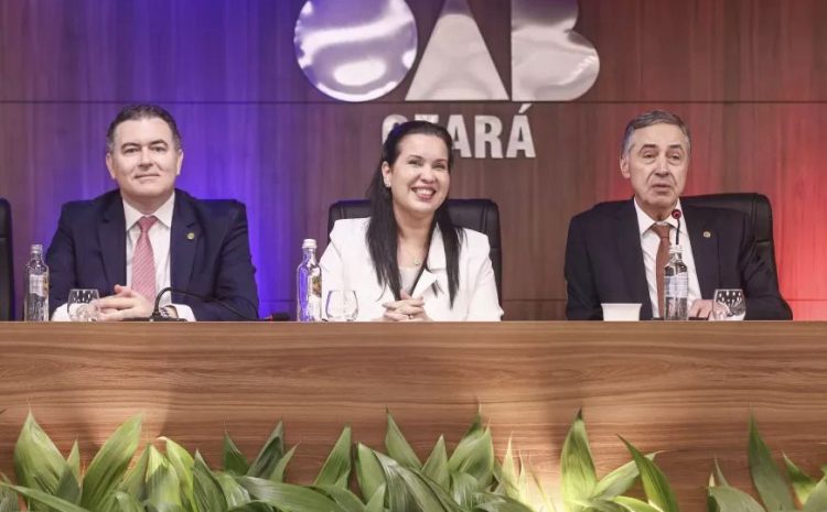  Pela primeira vez em 92 anos, OAB-CE recebe presidente do STF; Barroso dialogou com a advocacia sobre plataformas digitais e IA
