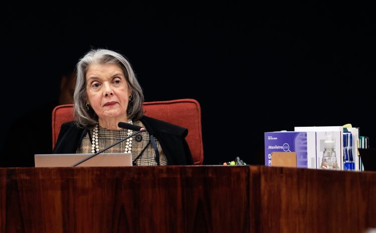  Primeira Turma do STF tem 4 votos a 0 para manter cautelares contra Bolsonaro; falta apenas Fux votar