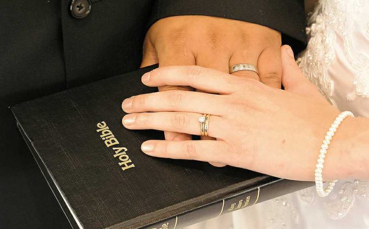  TRT-15 reconhece vínculo empregatício entre igreja e mulher do pastor; instituição deve pagar verbas trabalhistas e indenizar R$ 15 mil por danos morais