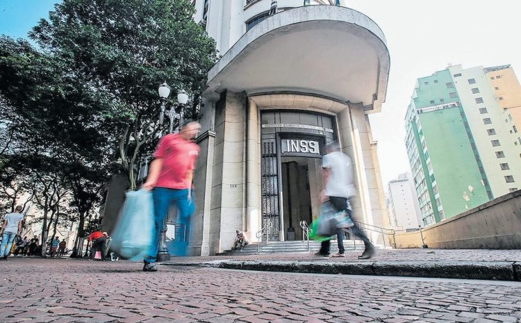  INSS: Aposentados com ações na Justiça devem avaliar se vale a pena desistir do processo por ressarcimento