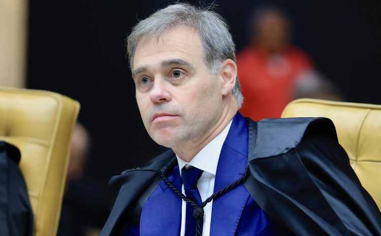  Decreto que proíbe ensino a distância em cursos superiores, como direito e medicina, é questionado no STF; Mendonça será o relator