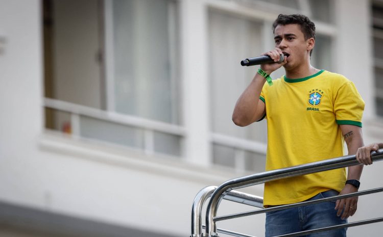  Justiça condena deputado Nikolas Ferreira a indenizar artista por vídeo difamatório publicado nas redes sociais