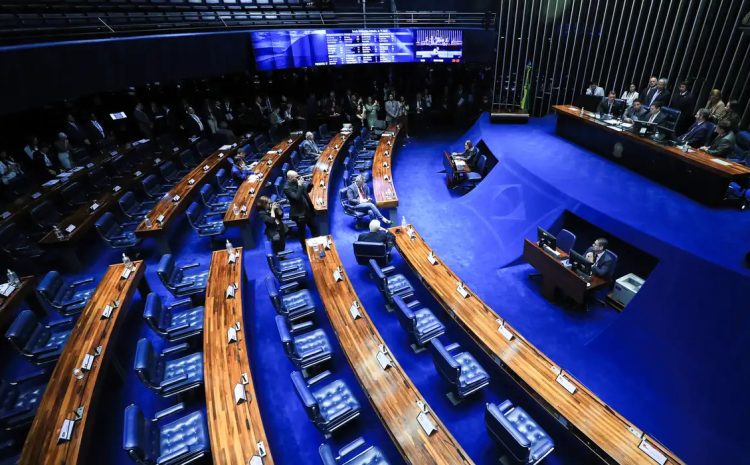  Senado aprova conversão de cargos técnicos para analistas no STJ; proposta aguarda sanção presidencial