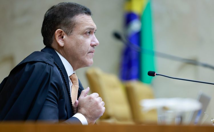 Ministro Nunes Marques adia análise de lei do Amazonas sobre participação de menores em Paradas LGBTI+  